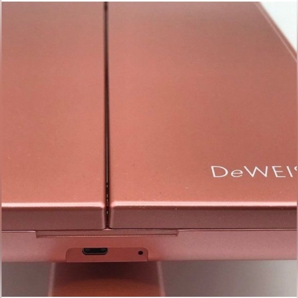 Tri-Fold Lighted Vanity Mirror with 21 LED Lights, Touch Screen and 3X/2X/1X Mag - Picture 6 of 15